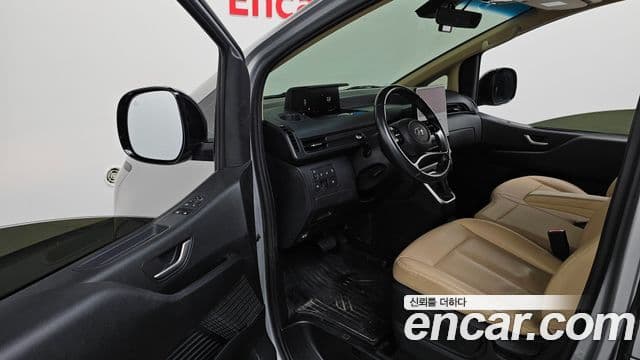 Hyundai Staria Modern, 2023 10