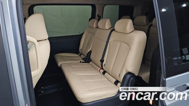 Hyundai Staria Modern, 2023 12