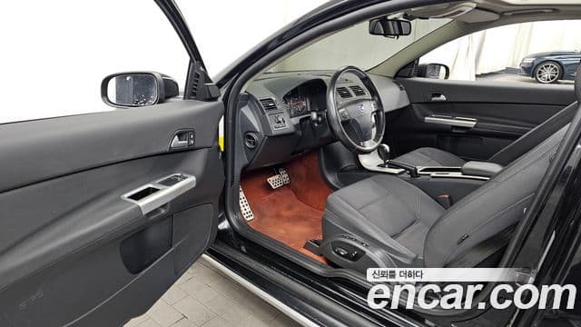 Volvo C30 1세대, 2011 10