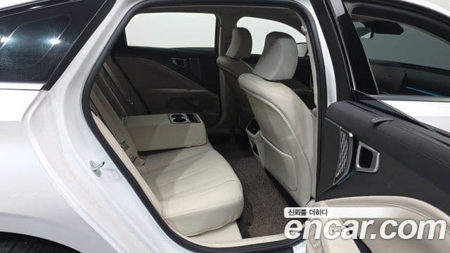 Kia The / новый New K8 Noblesse, 2025 12