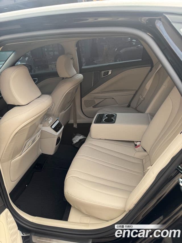 Kia The / новый New K8 Noblesse, 2026 12