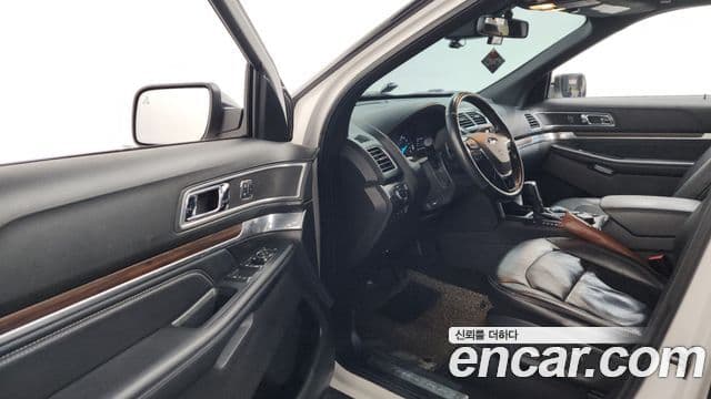 Ford Explorer 5세대, 2017 10
