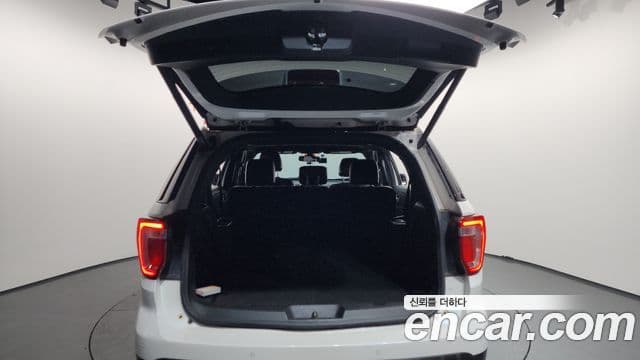 Ford Explorer 5세대, 2017 20
