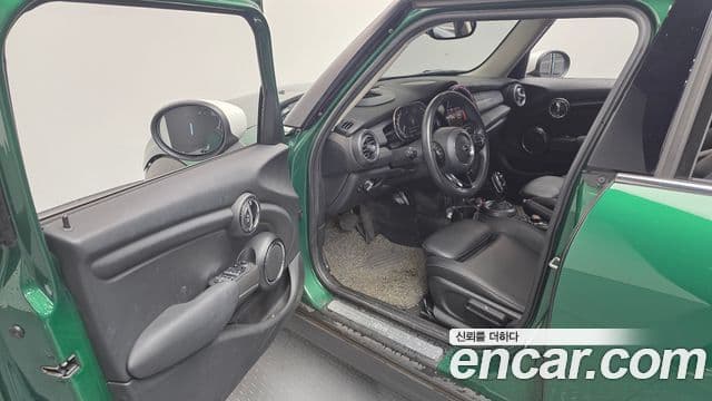 Mini Cooper 3세대, 2021 11