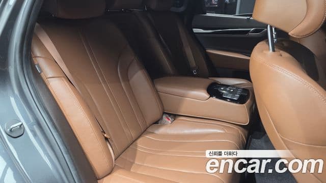 Genesis G80 (RG3) бензин 2.5 турбо 2WD, 2021 12