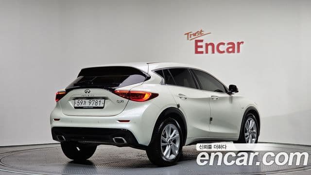 Infiniti Q30 2.0 Essential, 2019 2