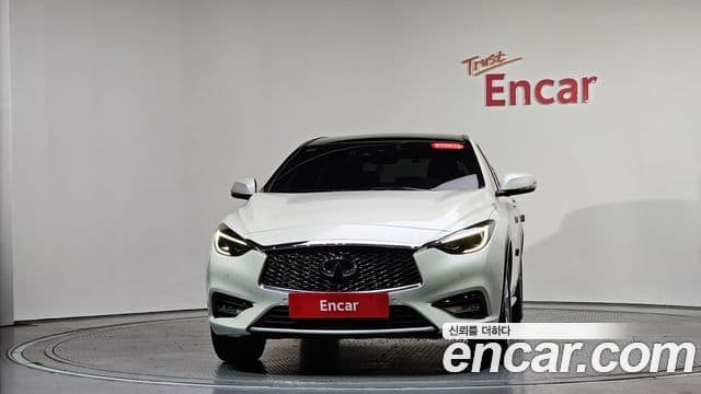 Infiniti Q30 2.0 Essential, 2019 3