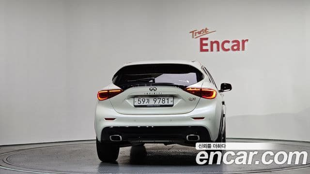 Infiniti Q30 2.0 Essential, 2019 4