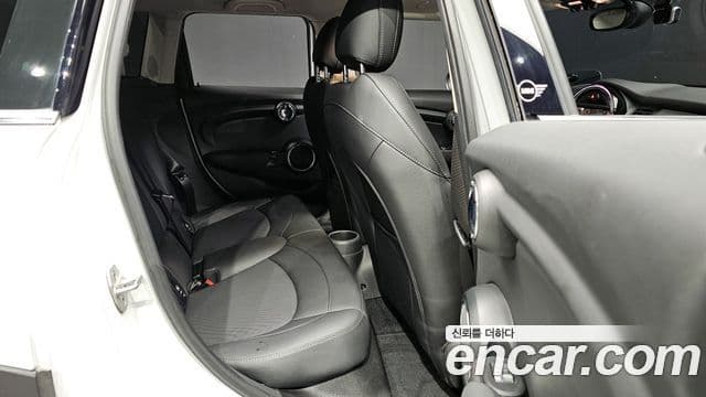 Mini Cooper 3세대, 2021 11