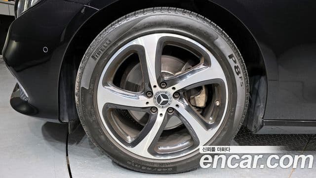 Mercedes-Benz E-класс W213 Avantgarde, 2020 все фото