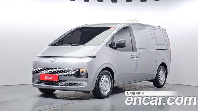 Hyundai Staria Smart, 2023 1