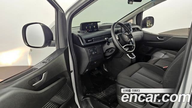 Hyundai Staria Smart, 2023 10