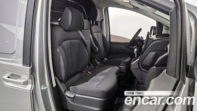 Hyundai Staria Smart, 2023 13