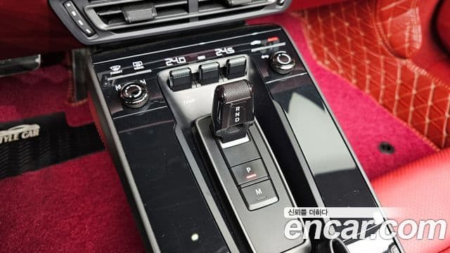 Porsche 911 (992) Carrera 4 кабриолет, 2020 9