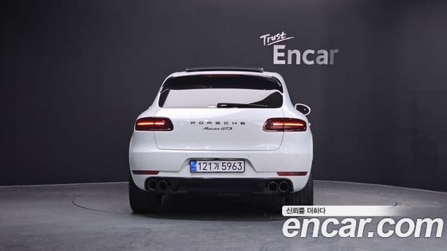 Porsche Macan 95B, 2018 4