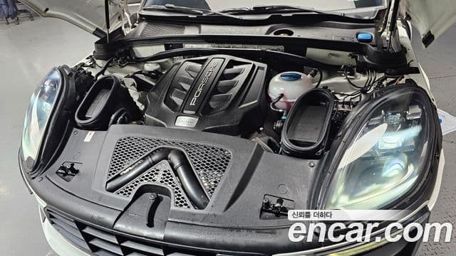 Porsche Macan 95B, 2018 6