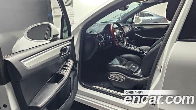 Porsche Macan 95B, 2018 10