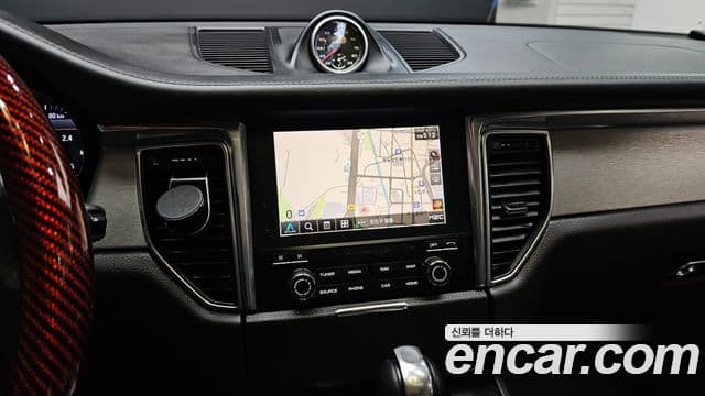 Porsche Macan 95B, 2018 14