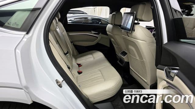 Audi e-Tron 55 Quattro Sportback, 2022 12