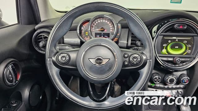 Mini Cooper D 3세대, 2015 13