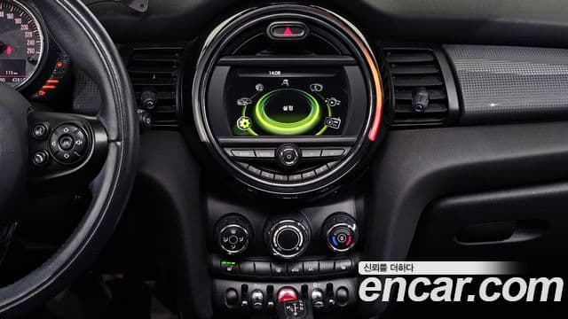 Mini Cooper D 3세대, 2015 14