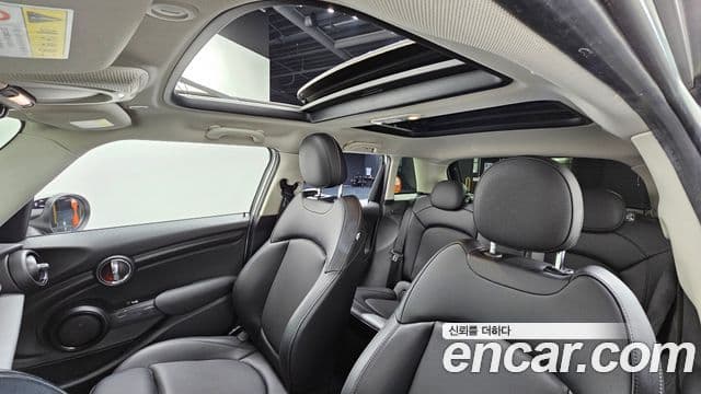 Mini Cooper D 3세대, 2015 19