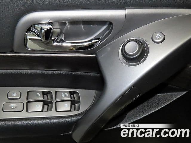 KG모빌리티(SsangYong) Korando 투리스모 4WD outdoor Edition 9인승, 2017 15