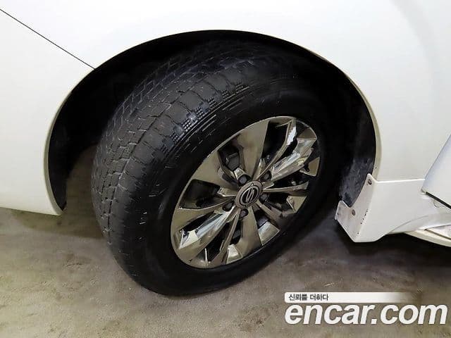 KG모빌리티(SsangYong) Korando 투리스모 4WD outdoor Edition 9인승, 2017 19