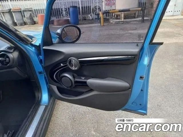 Mini Cooper 3세대, 2018 11