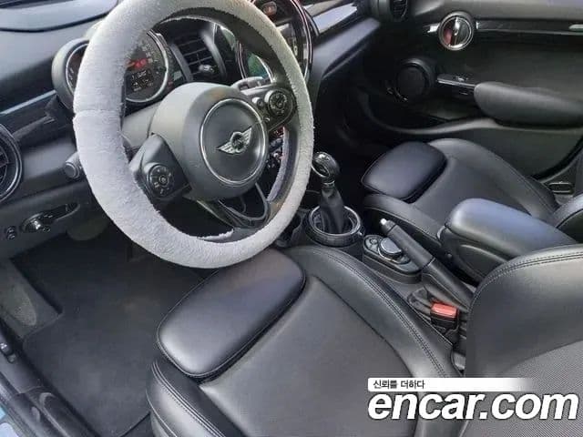 Mini Cooper 3세대, 2018 17