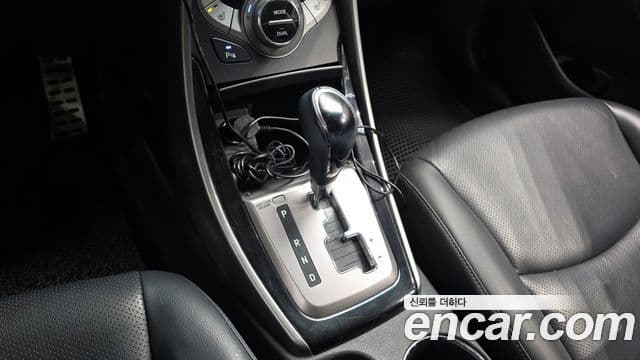 Hyundai Avante MD Premium, 2013 9