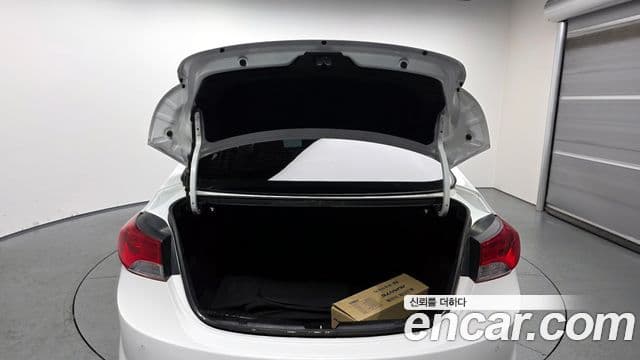 Hyundai Avante MD Premium, 2013 20