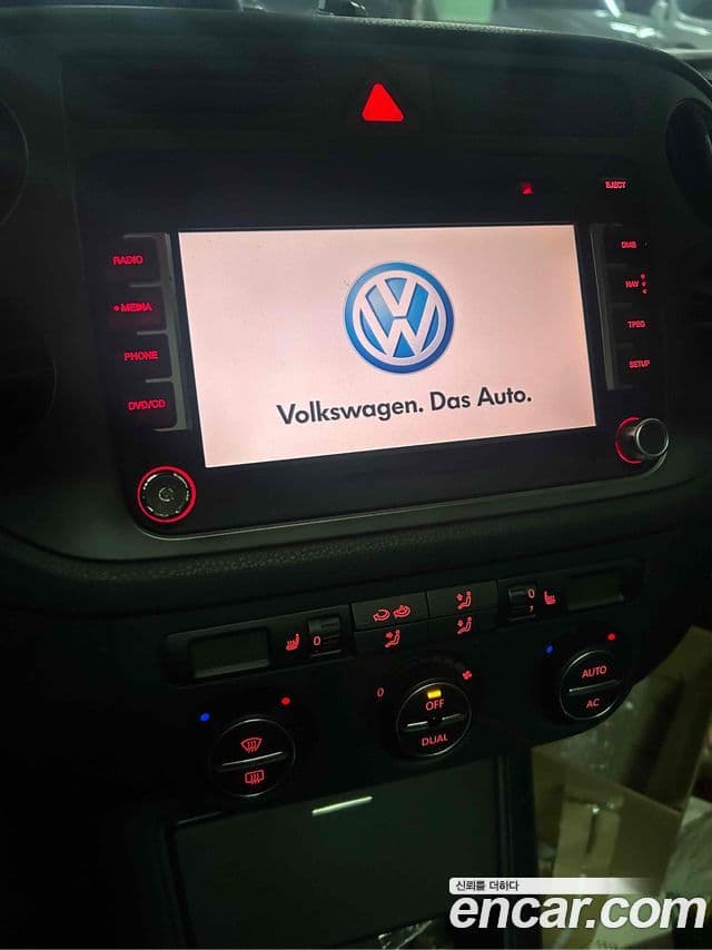 Volkswagen Tiguan 5N, 2010 11