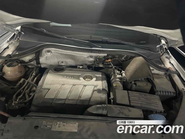 Volkswagen Tiguan 5N, 2010 12