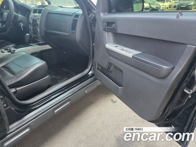 Ford Escape 2세대, 2010 10