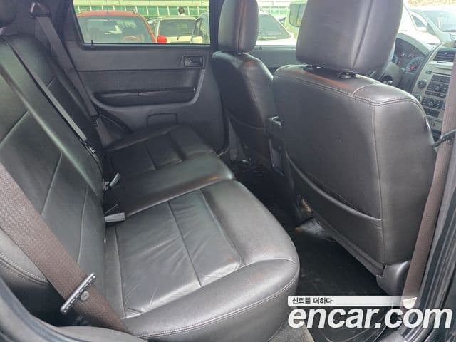 Ford Escape 2세대, 2010 11
