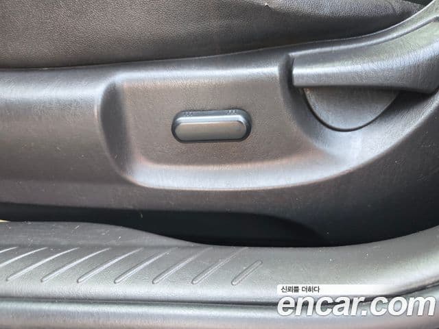 Ford Escape 2세대, 2010 17