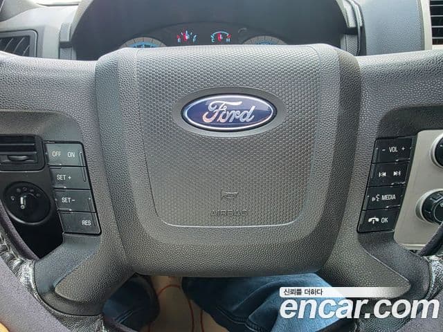 Ford Escape 2세대, 2010 19