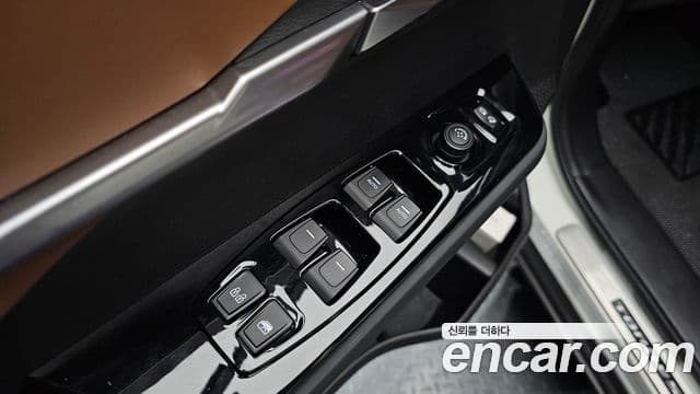 KG모빌리티(SsangYong) Torres T7, 2024 16