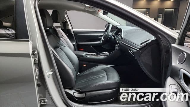 Hyundai Sonata (DN8) Premium Family, 2021 10