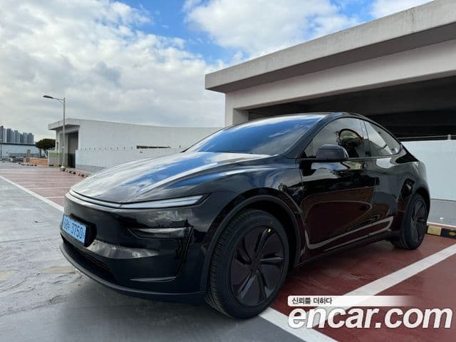 Tesla модель Y, 2025 1