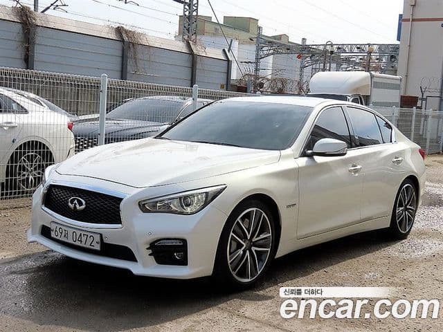 Infiniti Q50 3.5 гибрид Essence, 2016 2