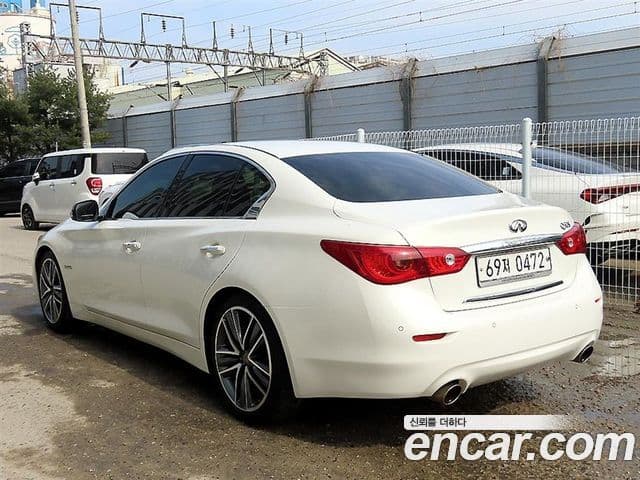 Infiniti Q50 3.5 гибрид Essence, 2016 3