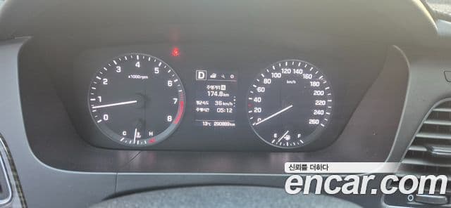 Hyundai LF Sonata Special, 2016 13