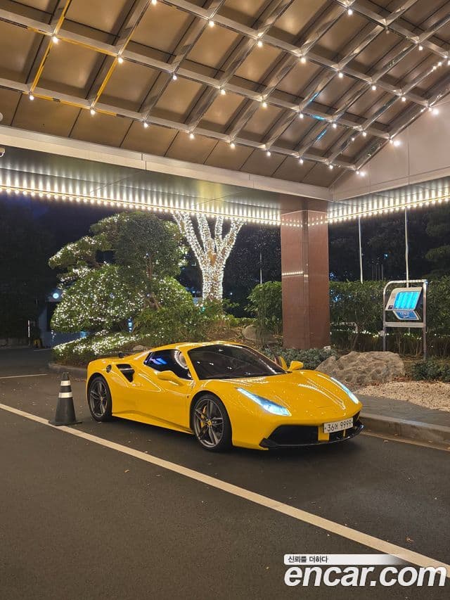 Ferrari 488 스파이더, 2017 1
