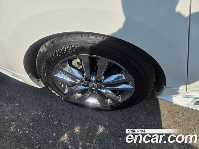 Kia All New Carnival Noblesse, 2016 9