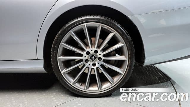 Mercedes-Benz E-класс W213 AMG Line, 2022 все фото