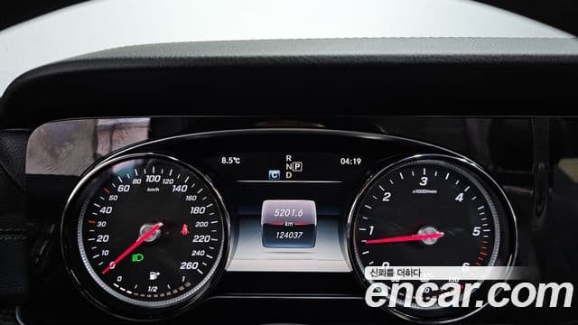 Mercedes-Benz E-класс W213 E220d кабриолет, 2018 8