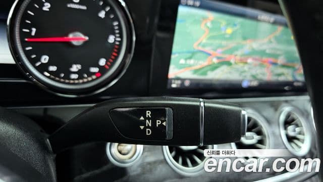 Mercedes-Benz E-класс W213 E220d кабриолет, 2018 9