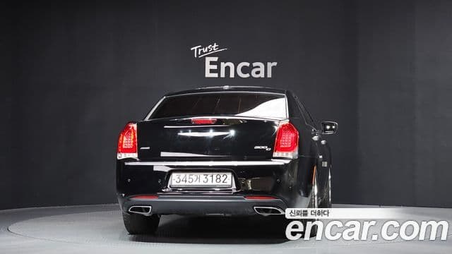 크라이슬러 The / новый New 300C, 2016 4
